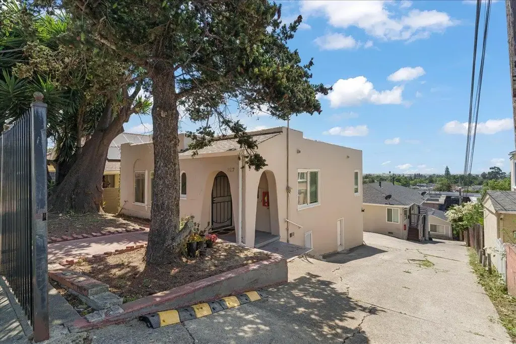 8117 Ney Ave, OAKLAND