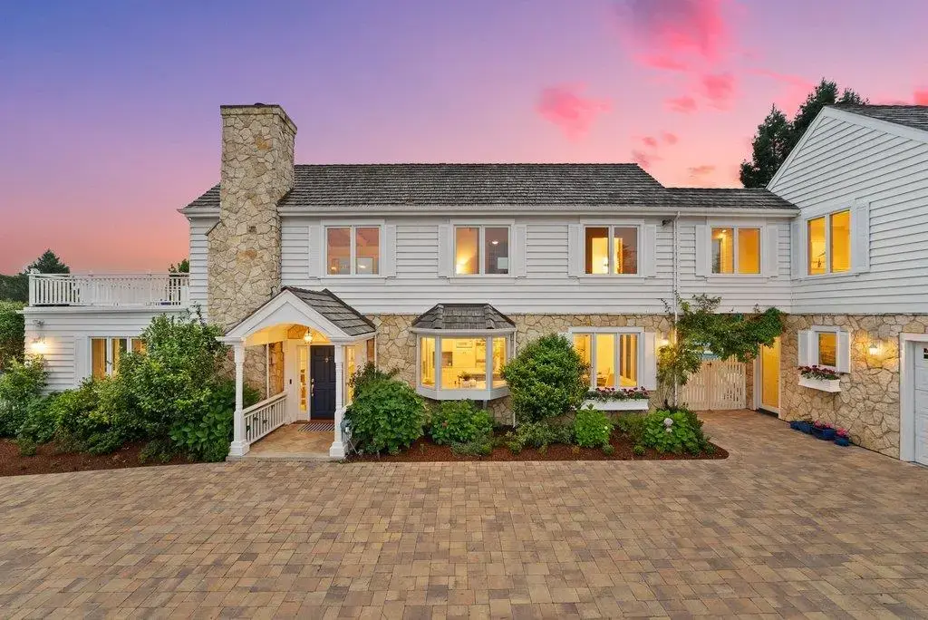 22 Hollins Dr, Santa Cruz