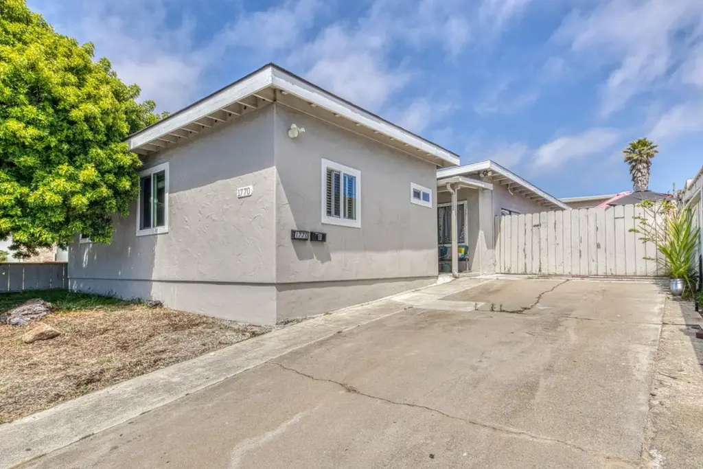 1770 Flores St, SEASIDE
