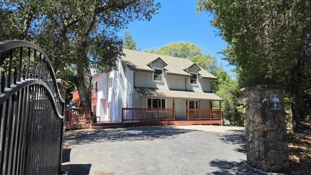 23758 Hutchinson Rd, Los Gatos