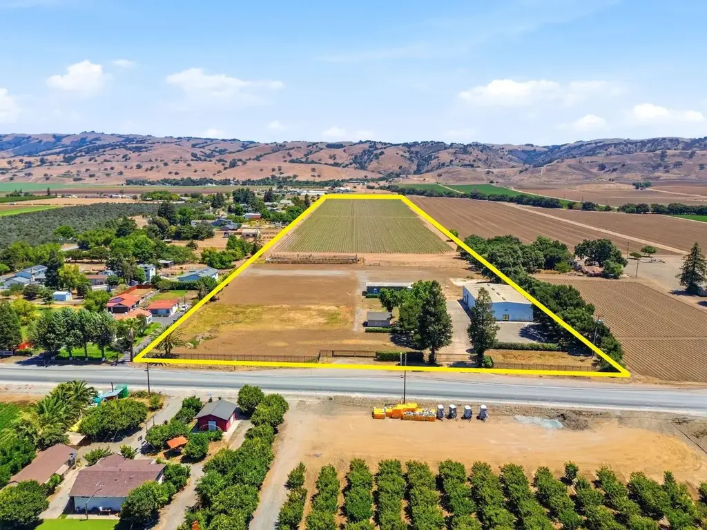 3065 Pacheco Pass Hwy, GILROY