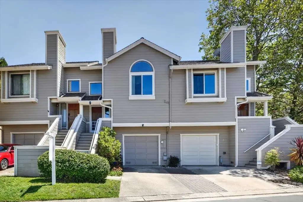 4 Carriage Ln, SCOTTS VALLEY
