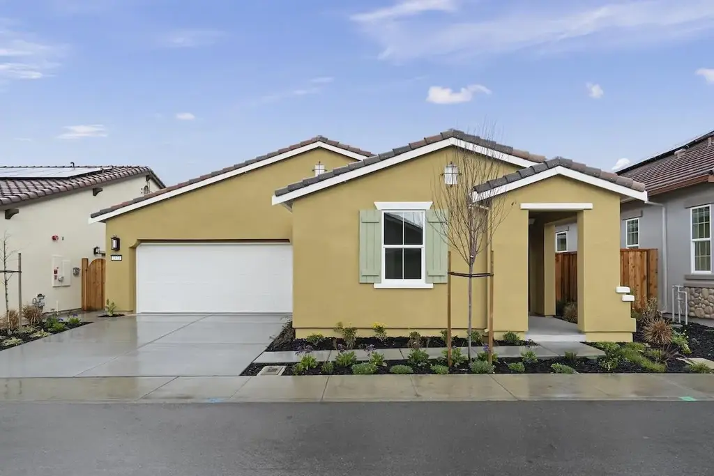 White Oak Dr, HOLLISTER