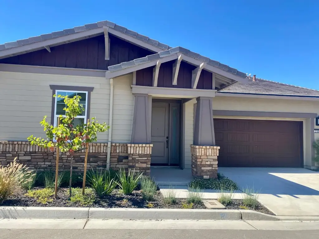 2106 White Oak Dr, HOLLISTER