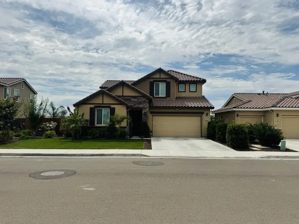 1952 Gus Villalta Dr, LOS BANOS