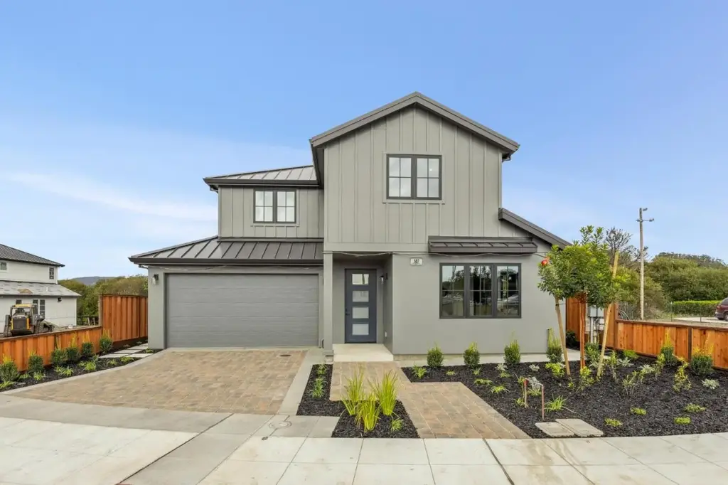 587 Creekside Ct, Half Moon Bay