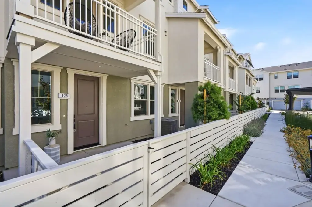 128 Oak Cir, WALNUT CREEK