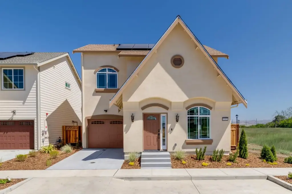 1112 Emersyn St, HOLLISTER
