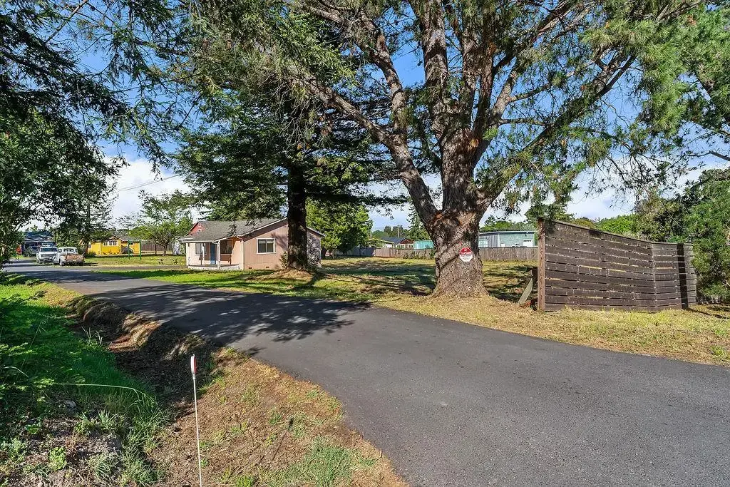 3710 Bodega Ave, PETALUMA