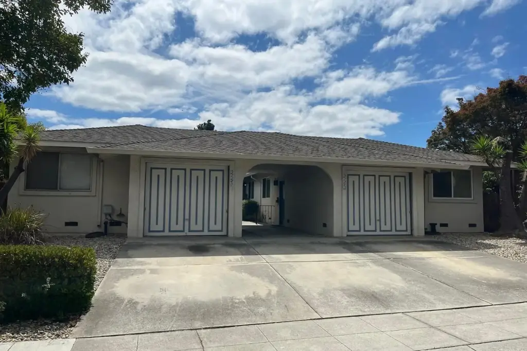 21240 Gardena Dr, CUPERTINO