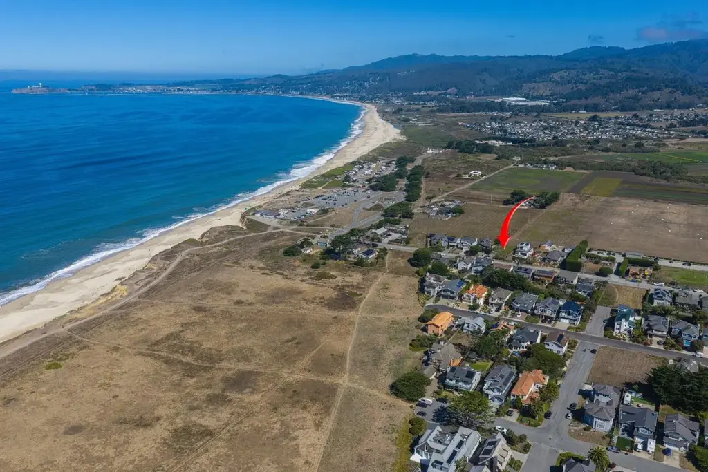 147 Kelly Ave, HALF MOON BAY