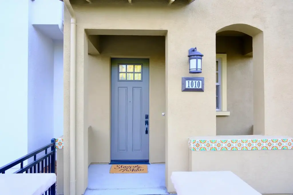 1010 San Pierre Way, MOUNTAIN VIEW