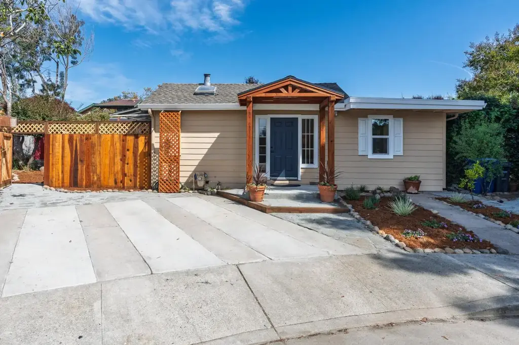3210 Laura Ln, SANTA CRUZ