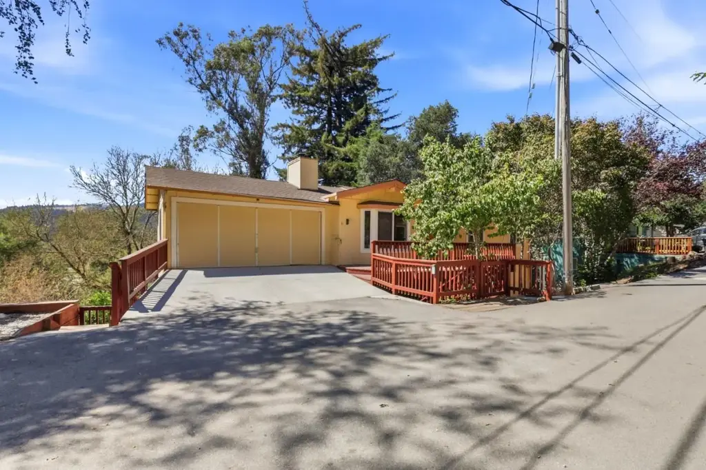 41 Grandview Ave, FELTON