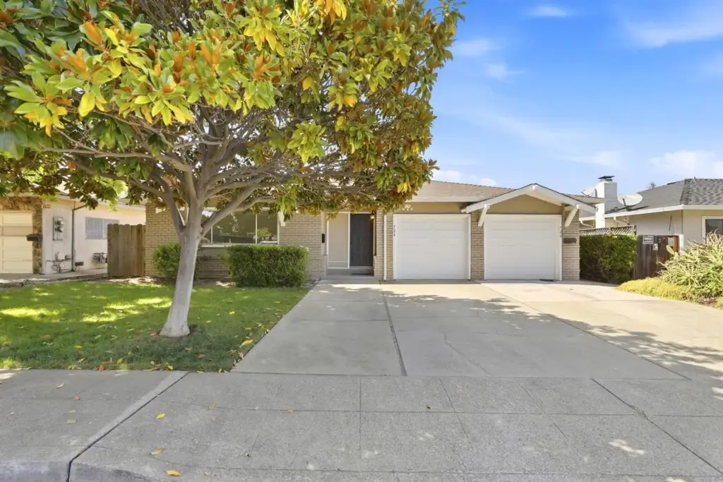 726 Muir Dr, MOUNTAIN VIEW