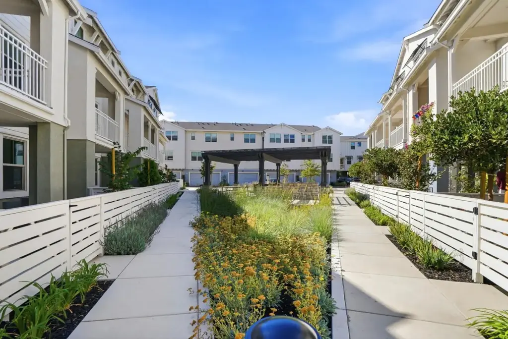 130 Oak Cir, WALNUT CREEK