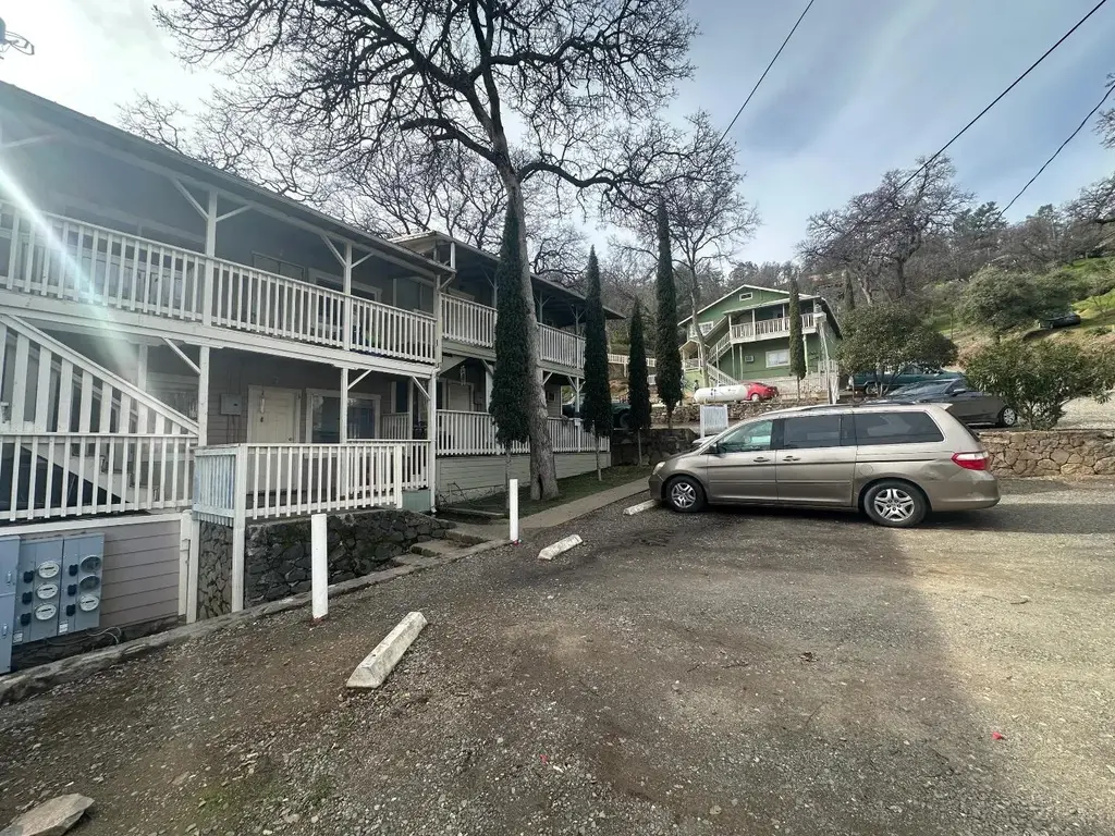 3871 Country Club Dr, CLEARLAKE