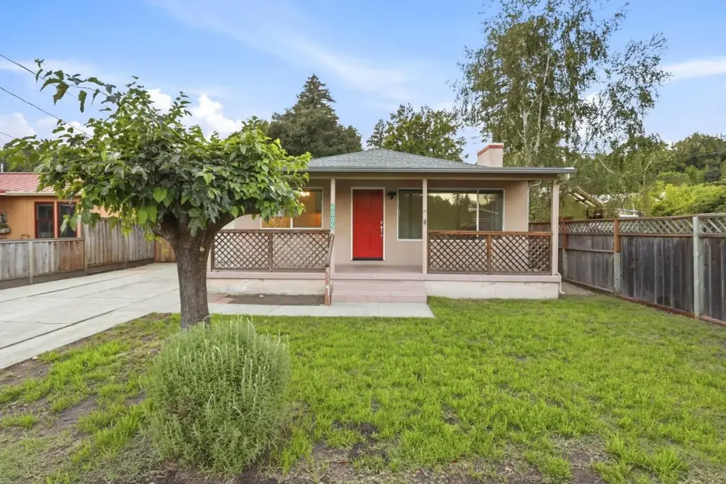 6005 Valley Dr, FELTON