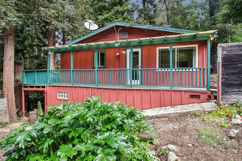 123 Pine Ave, FELTON