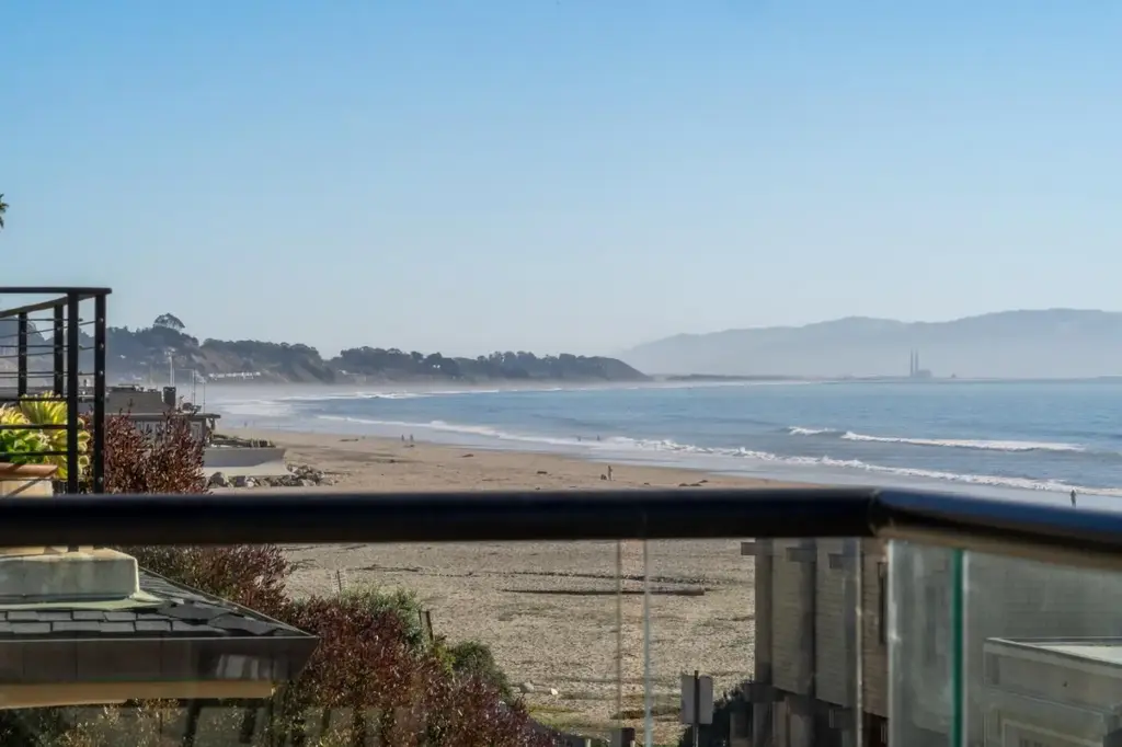 635 Beach Dr, APTOS