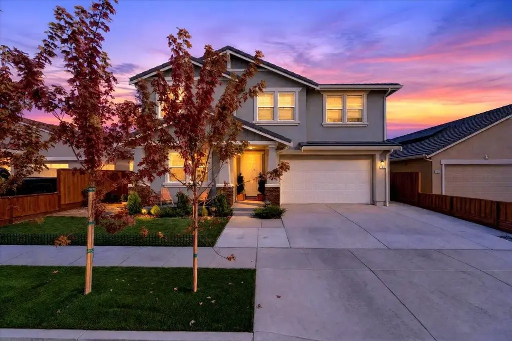 1910 Peony St, Hollister