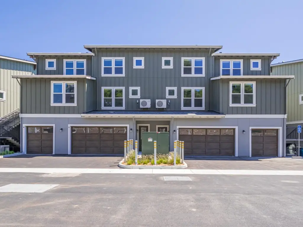 121 Aptos Village Way 2, APTOS