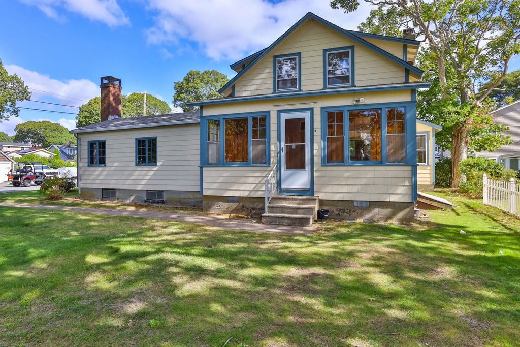 30 Monroe St, Wareham