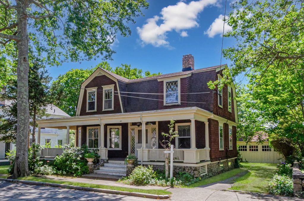 43 Main St, Mattapoisett