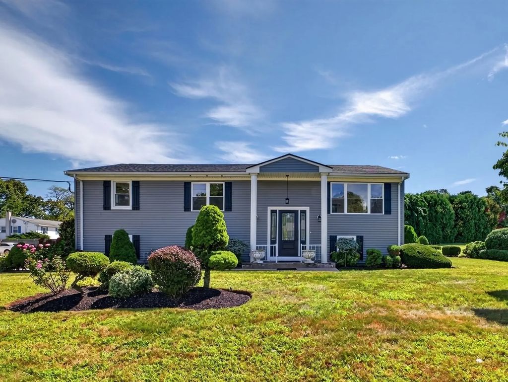 585 N Eastern Ave, Fall River