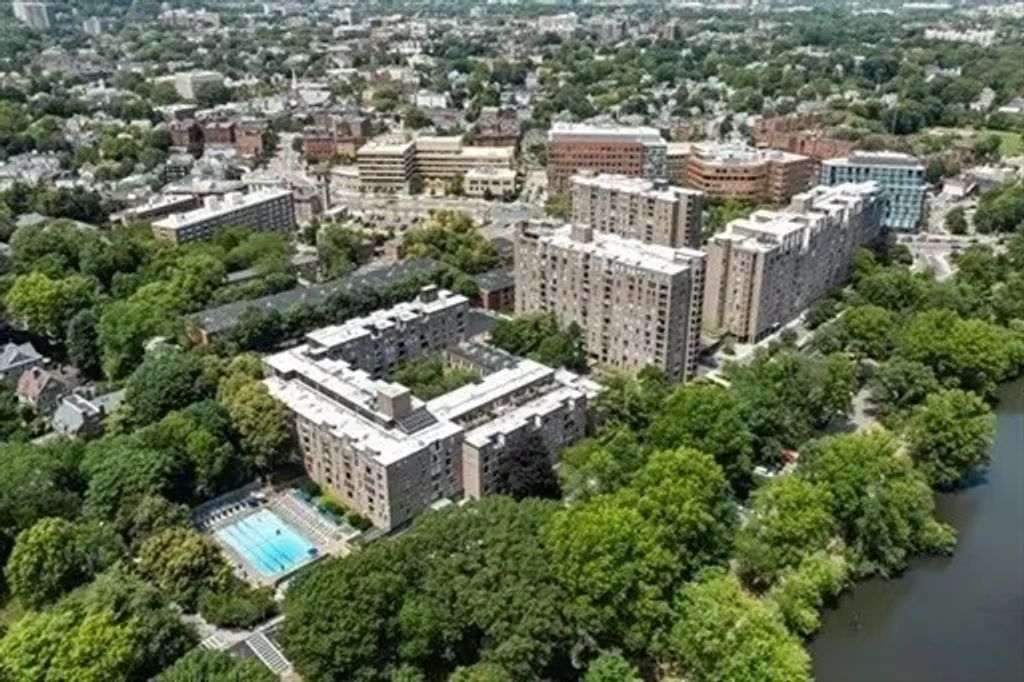 44 Washington St #303, Brookline