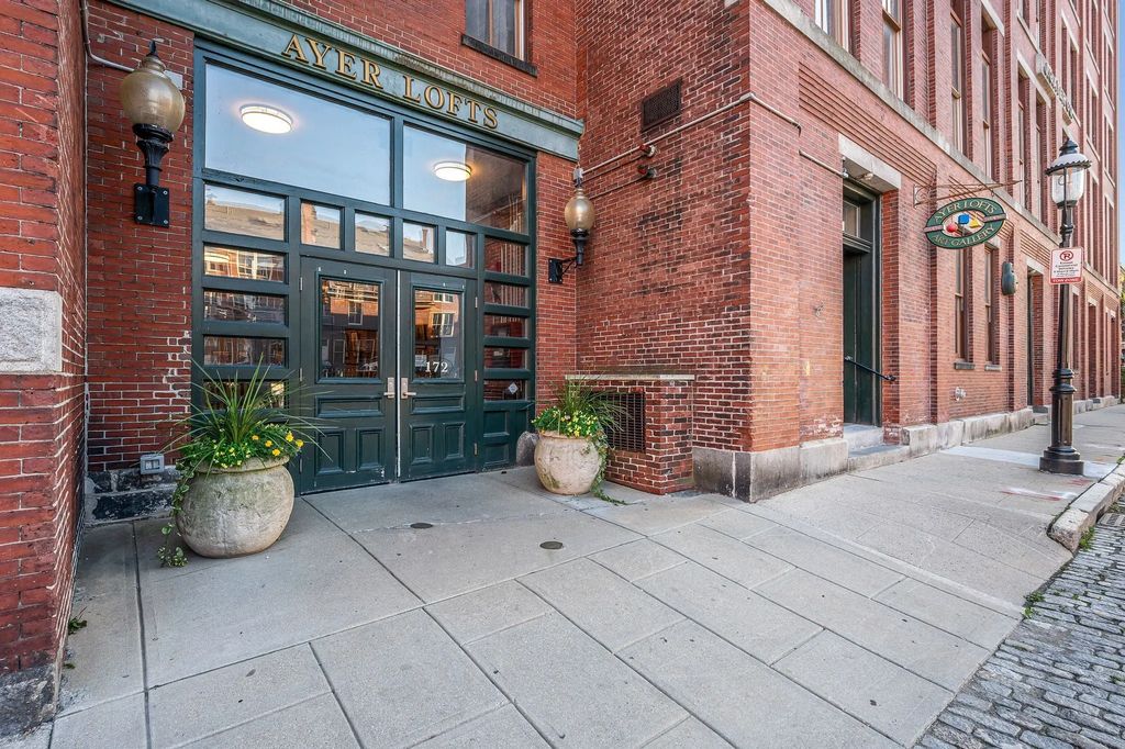 172 Middle St #204, Lowell
