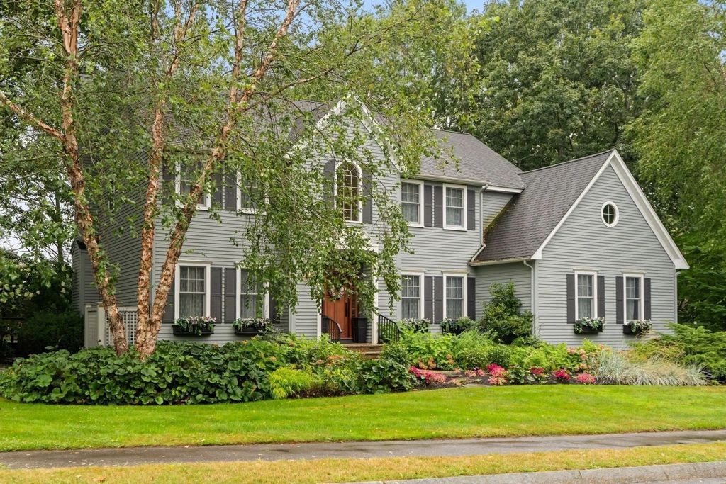 10 Holly Lane, Beverly