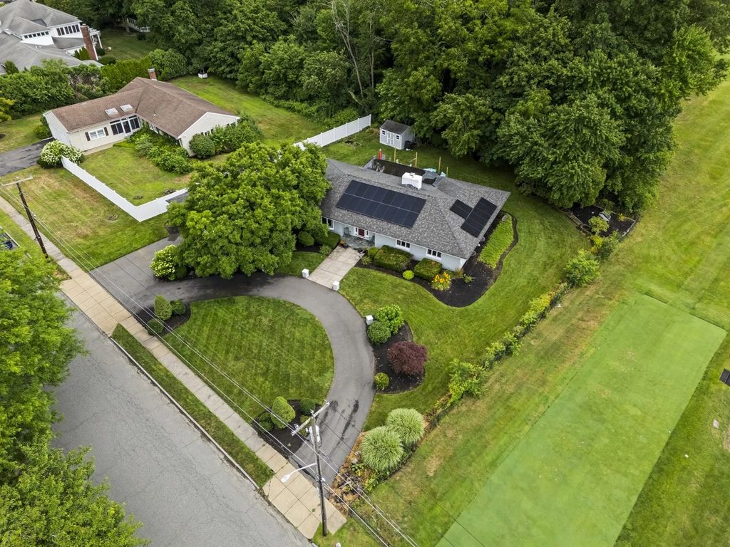 83 Braemoor Rd, Brockton