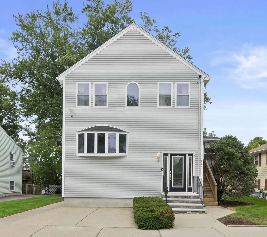 113 New Haven St, Boston