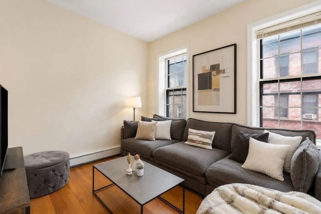 28 Phillips St #3, Boston