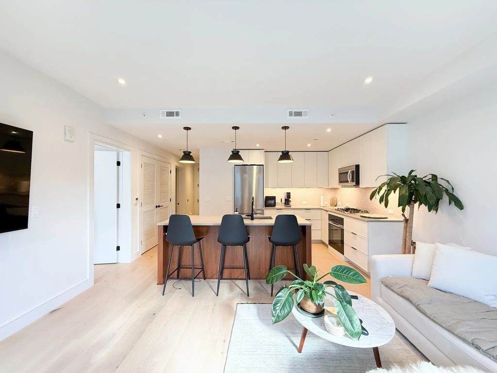 1 Nevins Hill Way #406, Boston