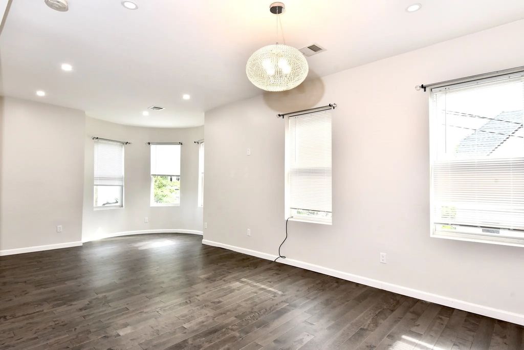 331-333 Centre #f, Boston