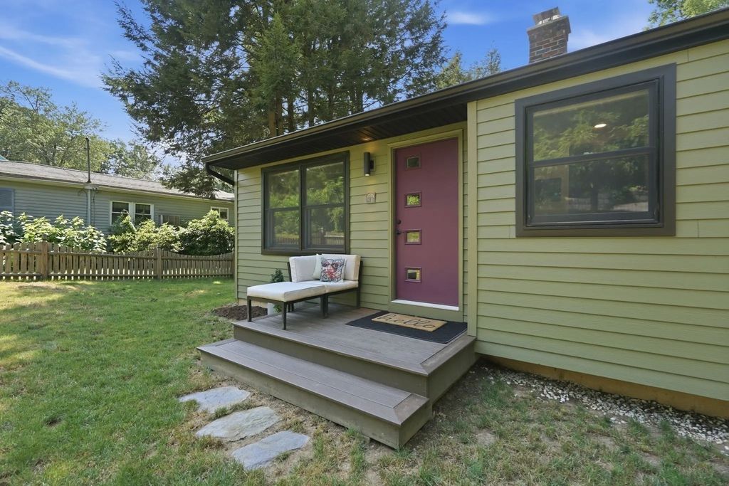 41 Miller Rd, Southwick