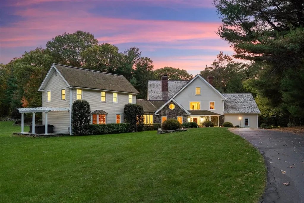 267 Dedham St, Dover