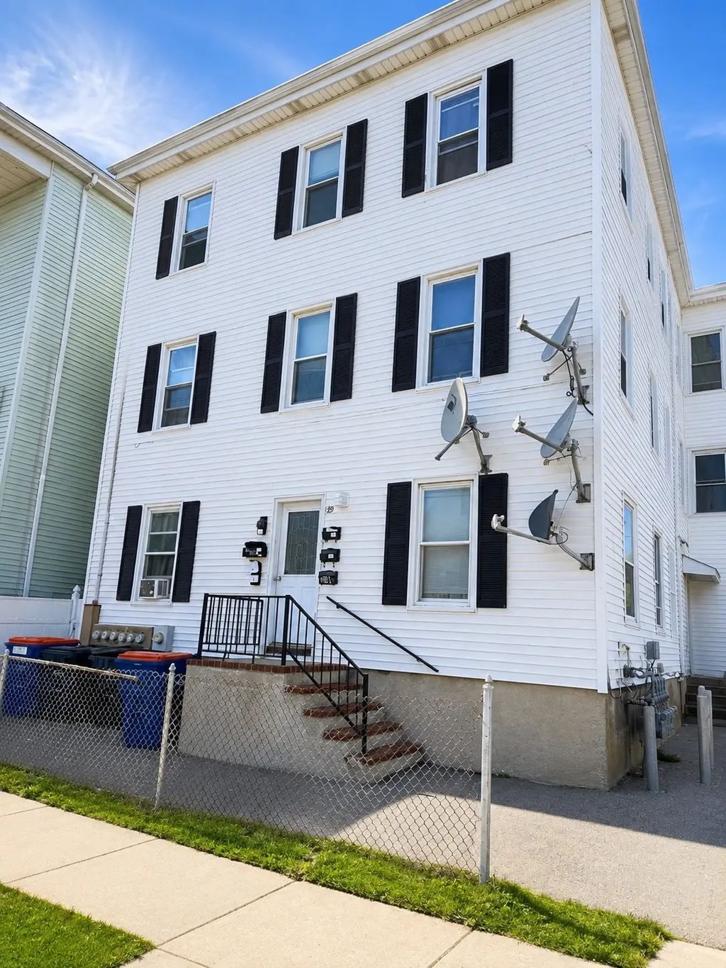 49 Nelson St, New Bedford