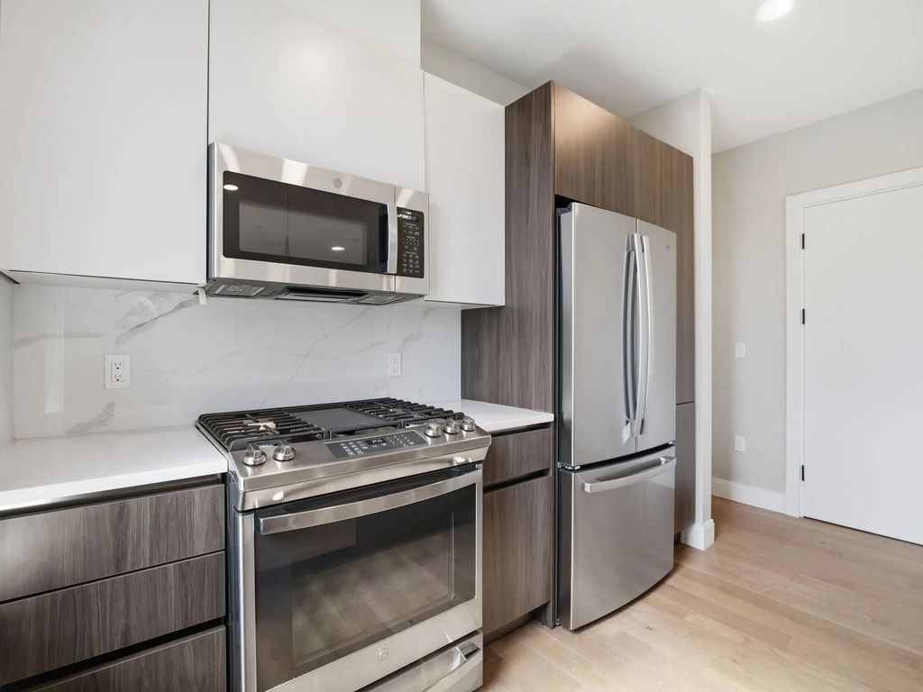 9 Central St #304, Somerville