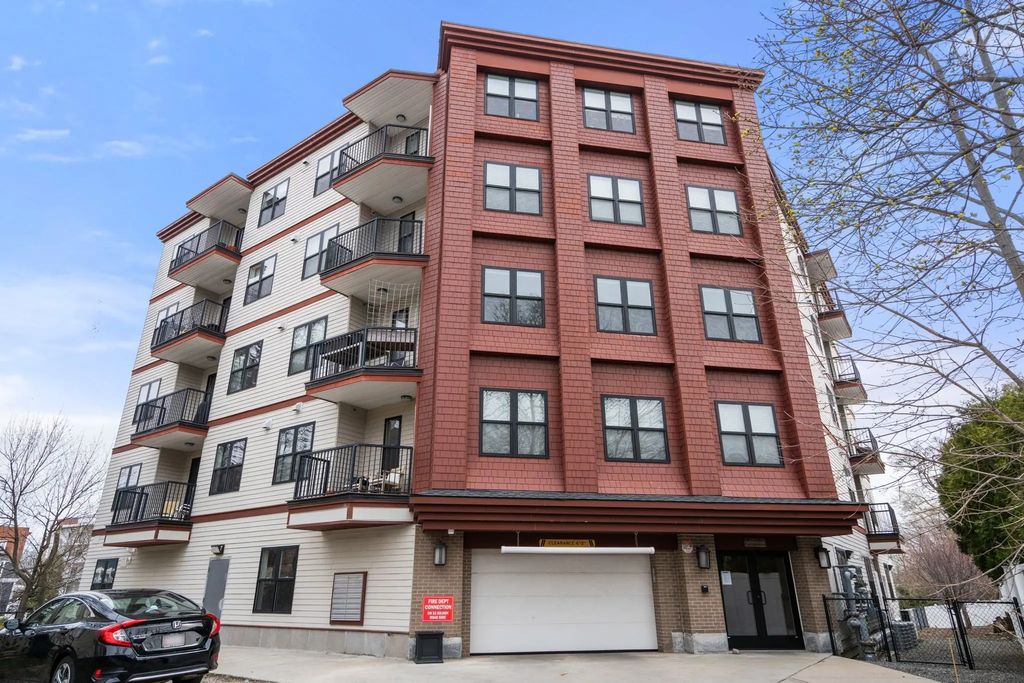 32 Gilson Rd #3, Quincy