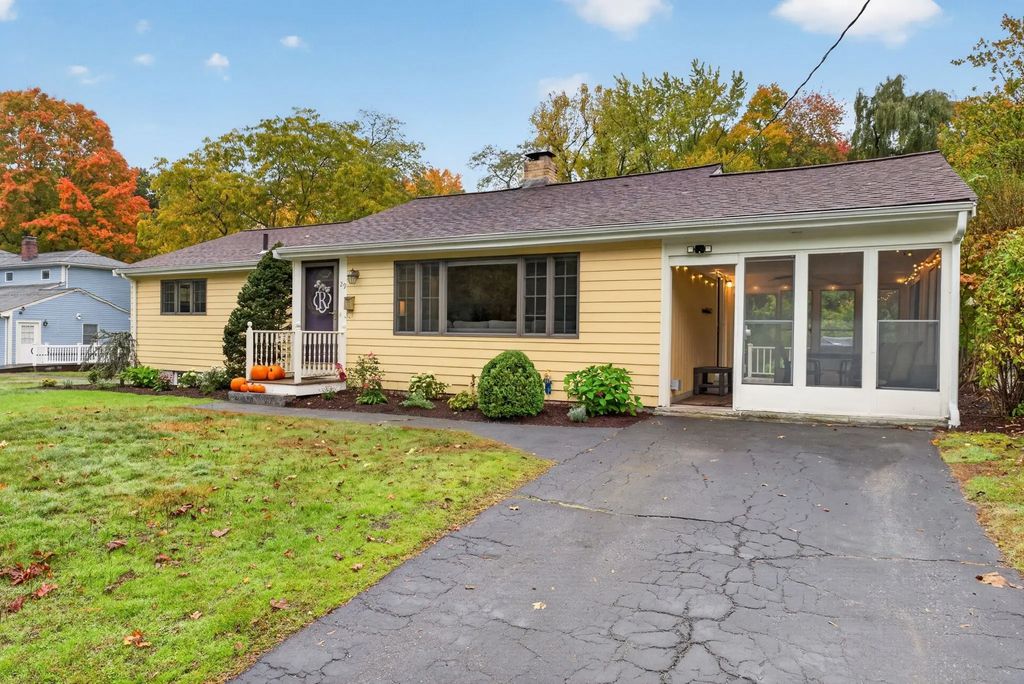29 Hiram Rd, Framingham