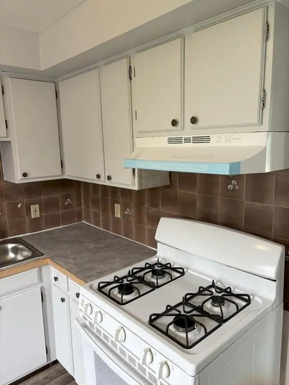 371 4th #1w, Fall River