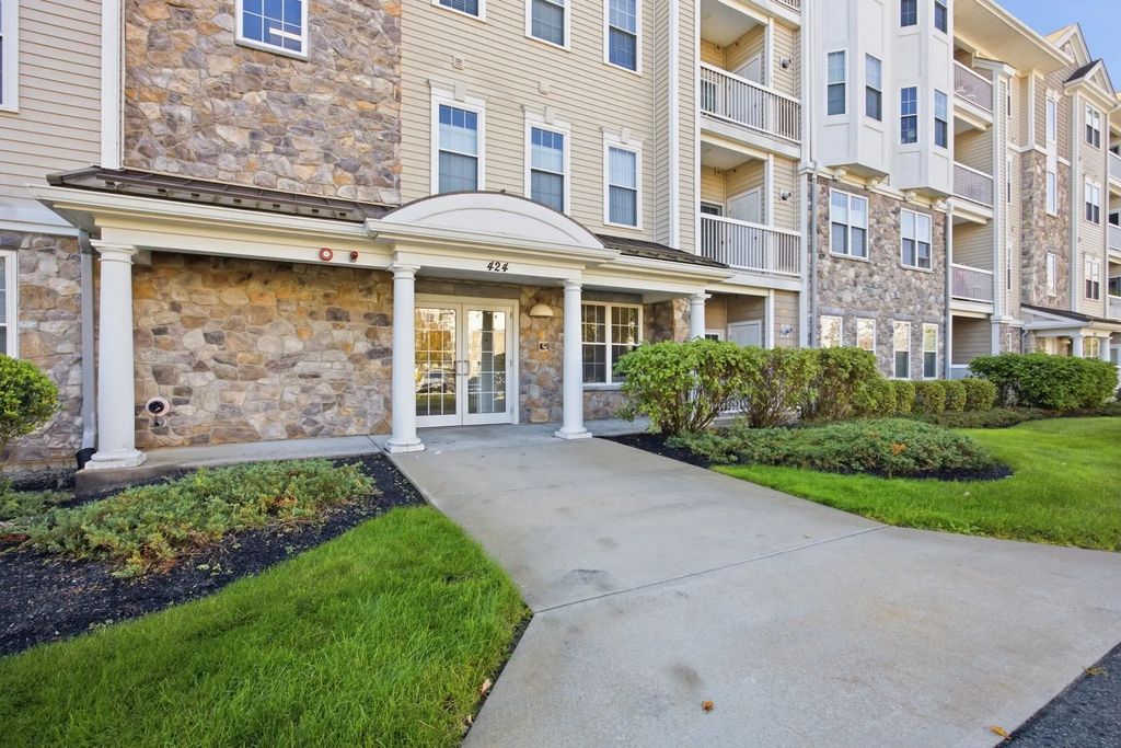 424 John Mahar Hwy #103, Braintree