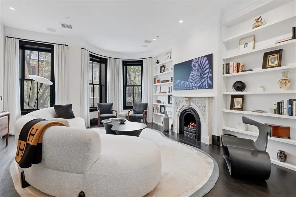 8 Rutland Sq #2, Boston