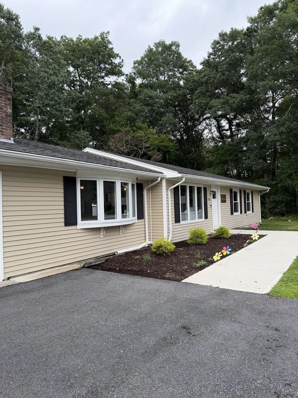 443 Cross Rd, Dartmouth