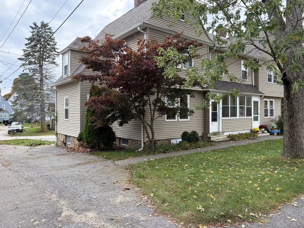 17 Lake Street #17, Hopedale