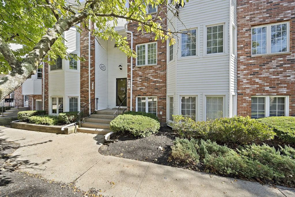 117 Tall Oaks Dr #h, Weymouth