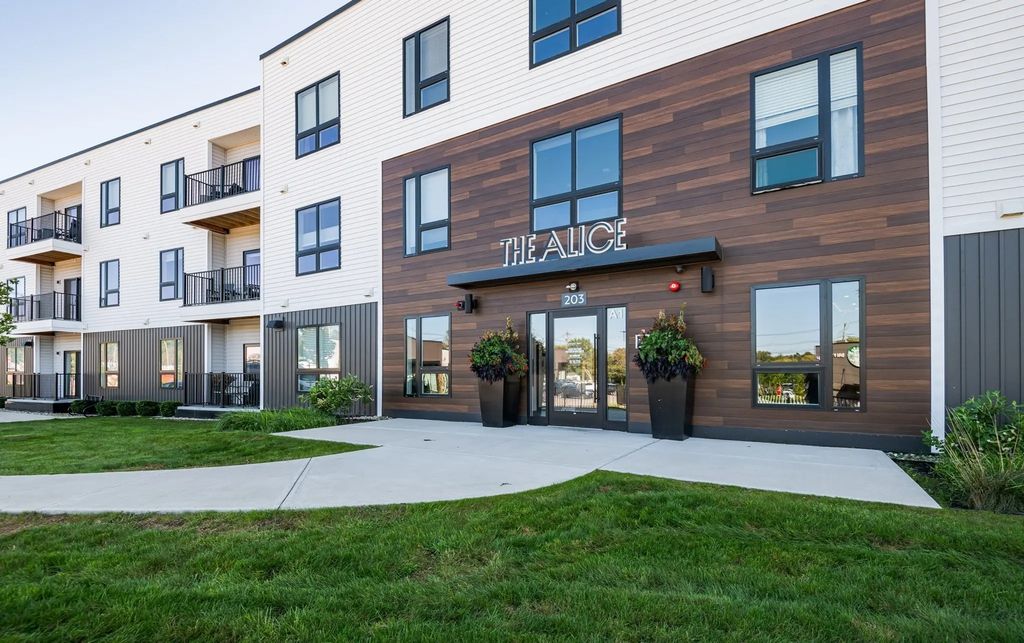 203 Lowell Street #317, Wilmington